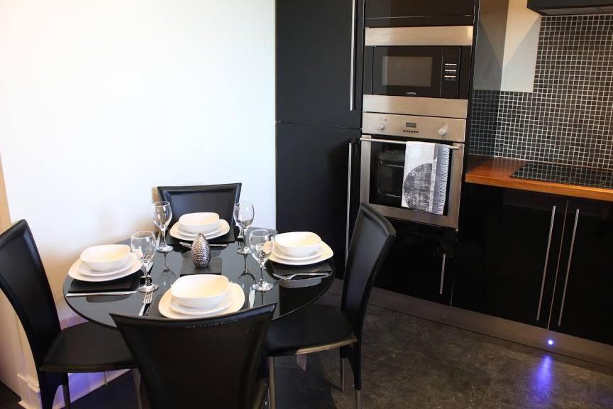 Prime 2 Bedroom City Centre Apt Абердин Екстер'єр фото